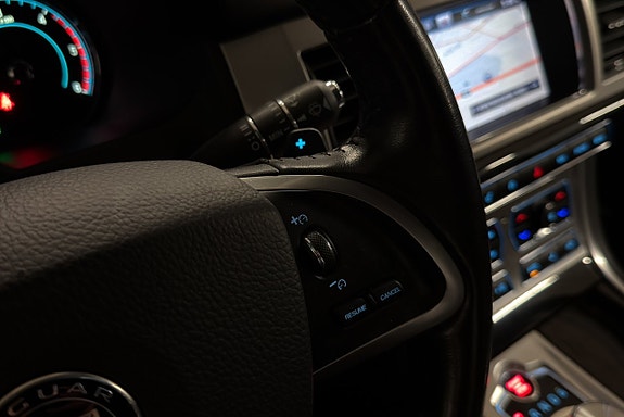 Jaguar XF 18 of 19