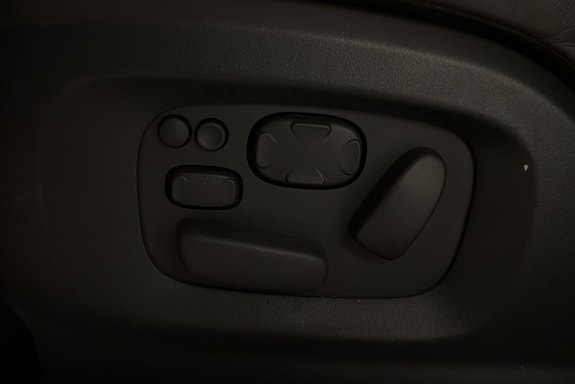 Jaguar XF 15 of 19
