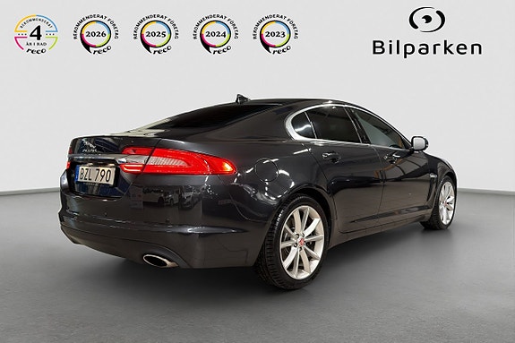 Jaguar XF 2 of 19