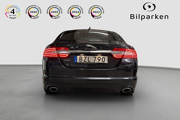 Jaguar XF 6 of 19