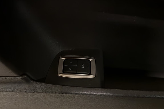 Jaguar XF 14 of 19