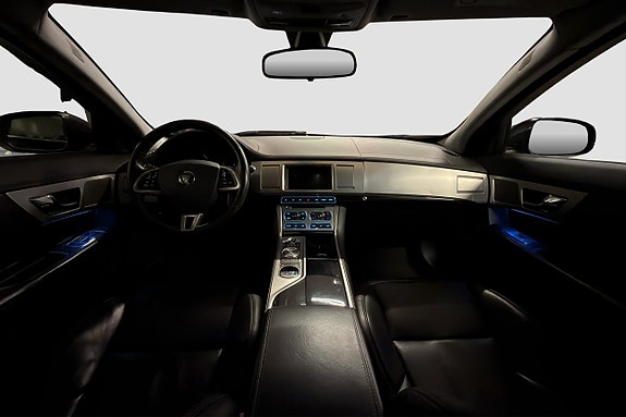 Jaguar XF 11 of 19