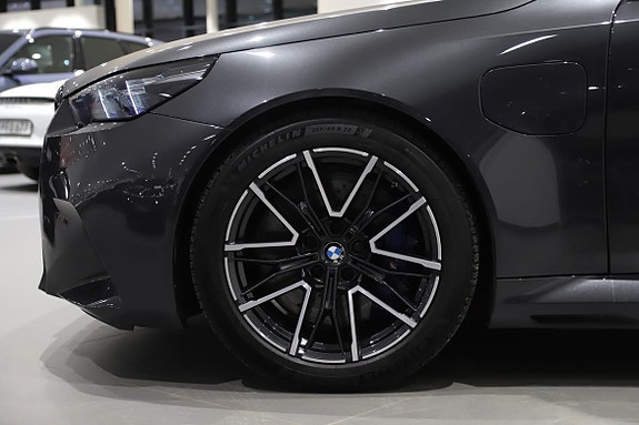 BMW M5 6 of 17