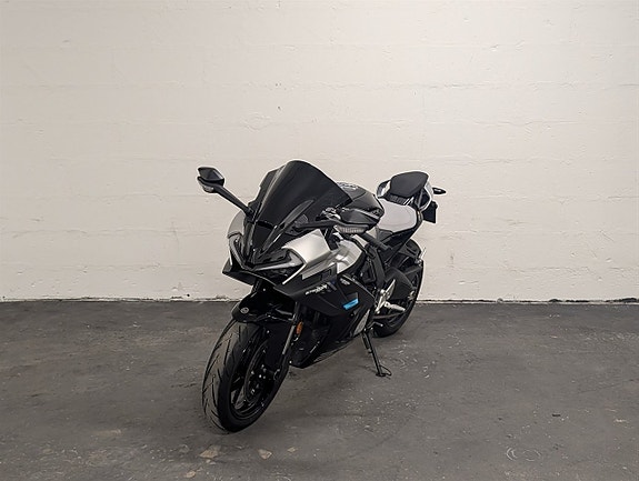 CFMOTO 675 SR-R Sportig och välutrustad supersporthoj