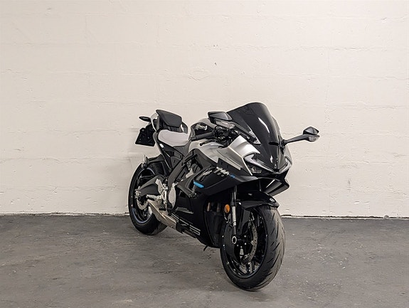 CFMOTO 675 SR-R Sportig och välutrustad supersporthoj*SÅLD* 13 of 16