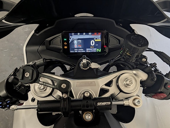 CFMOTO 675 SR-R Sportig och välutrustad supersporthoj*SÅLD* 4 of 16