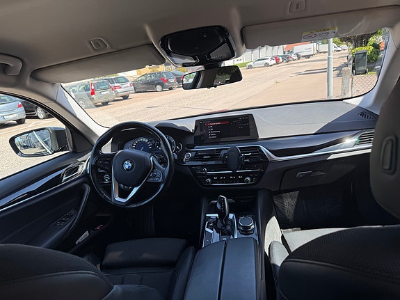 BMW 520d 3 of 6