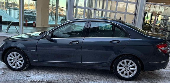 Mercedes-Benz C180 3 of 5