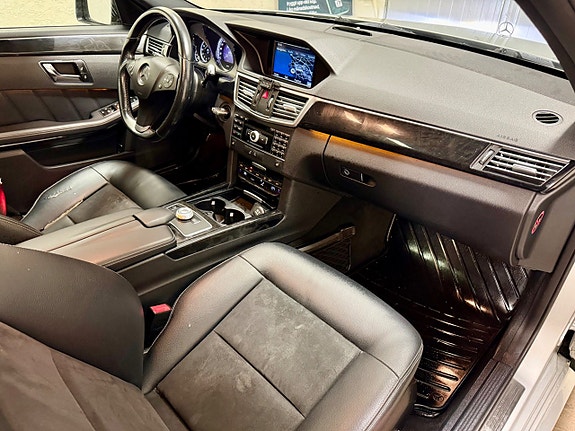 Mercedes-Benz E350 9 of 15
