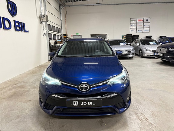 Toyota Avensis 5 of 5