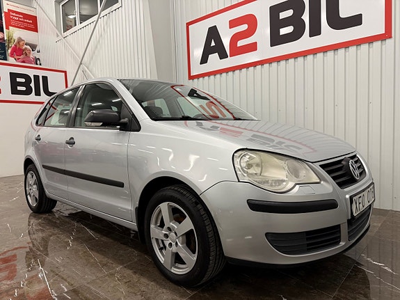 Volkswagen Polo 2 of 5