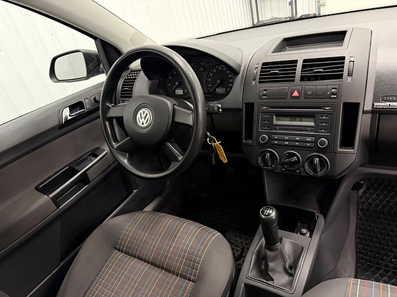 Volkswagen Polo 11 of 23