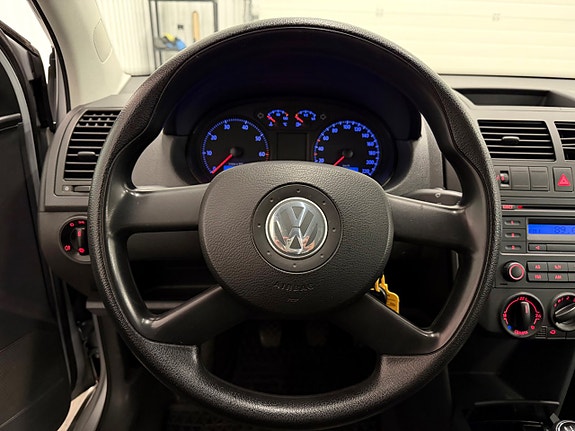 Volkswagen Polo 19 of 23