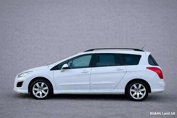 Peugeot 308 SW 2 of 5