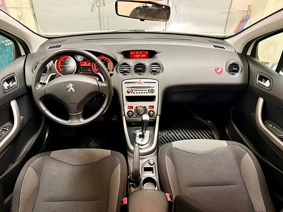 Peugeot 308 SW 9 of 13