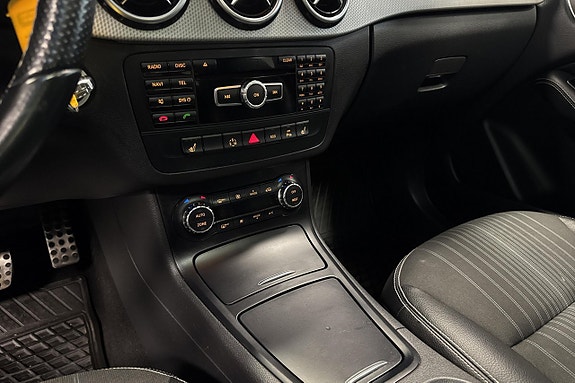 Mercedes-Benz B180 11 of 14