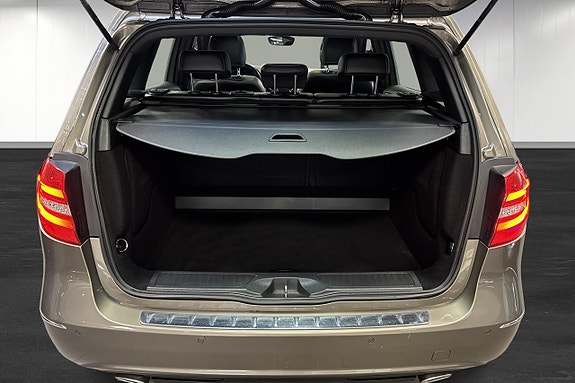 Mercedes-Benz B180 14 of 14