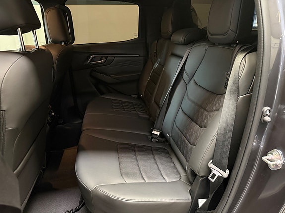 Isuzu D-max 11 of 11