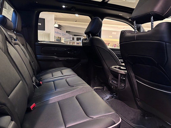 Dodge RAM 1500 7 of 18