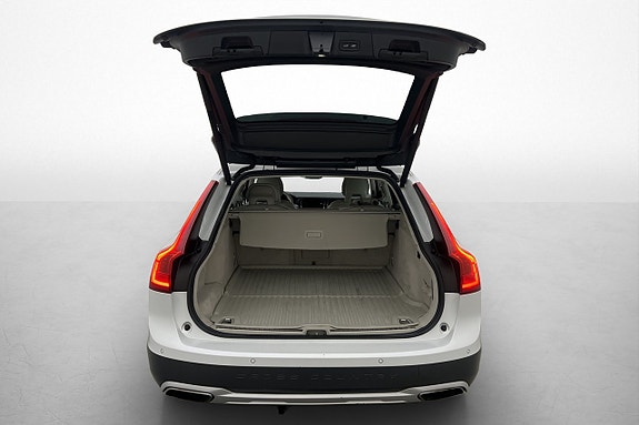 Volvo V90 Cross Country 30 of 30