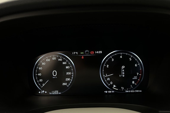 Volvo V90 Cross Country 14 of 30