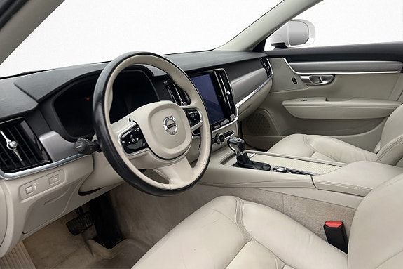 Volvo V90 Cross Country 9 of 30