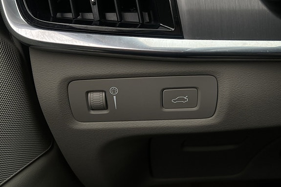 Volvo V90 Cross Country 12 of 30