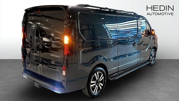 Renault Trafic 8 of 12