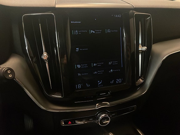 Volvo XC60 16 of 25