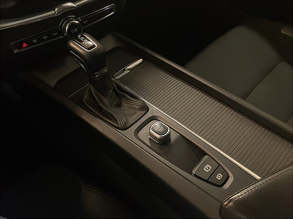 Volvo XC60 19 of 25