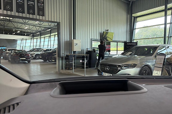 Mercedes-Benz EQS450 12 of 28