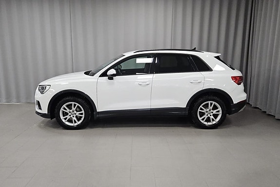 Audi Q3 2 of 5