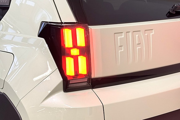 Fiat Grande Panda E 8 of 13