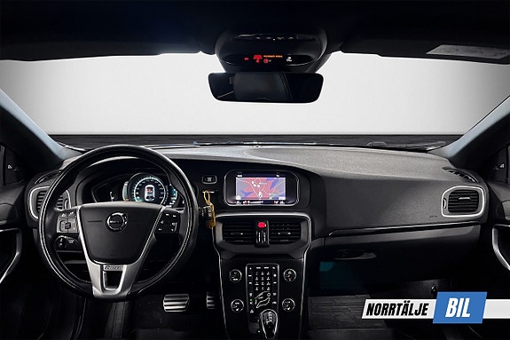 Volvo V40 3 of 23