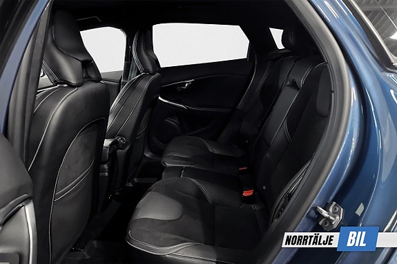Volvo V40 13 of 23