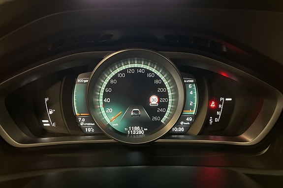 Volvo V40 20 of 23