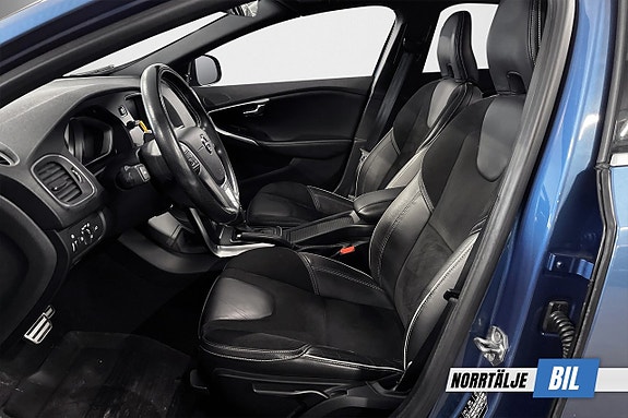 Volvo V40 8 of 23
