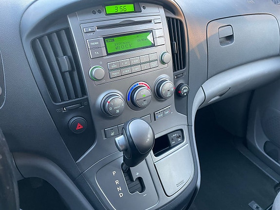 Hyundai H-1 5 of 5