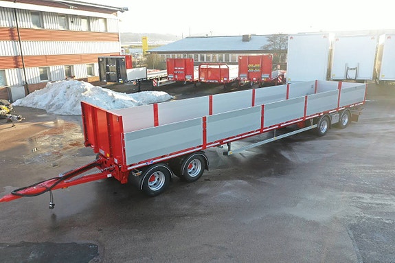 Flaksläp med lämmar