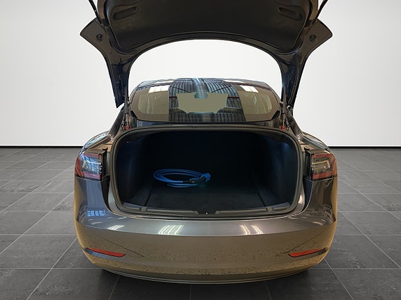 Tesla Model 3 24 of 26