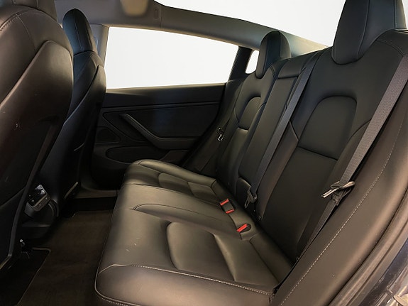 Tesla Model 3 11 of 26