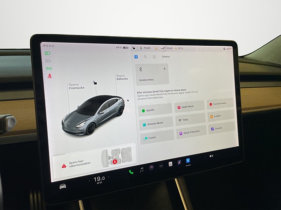 Tesla Model 3 16 of 26