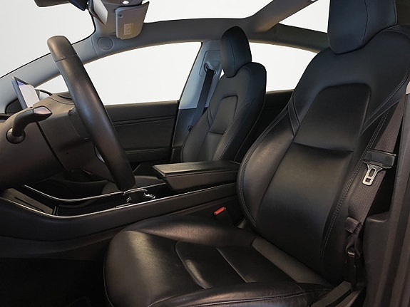 Tesla Model 3 10 of 26