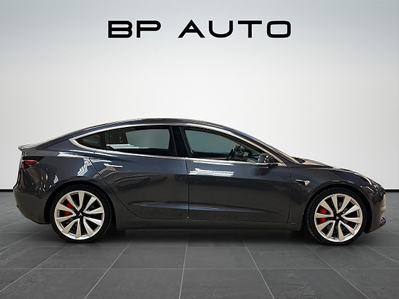 Tesla Model 3 7 of 26