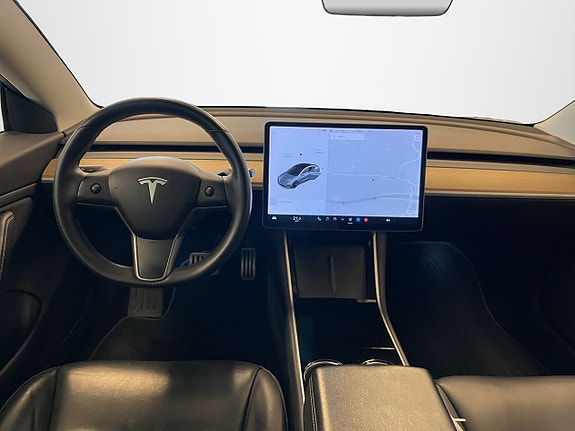 Tesla Model 3 9 of 26
