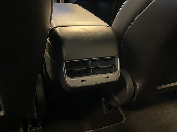 Tesla Model 3 23 of 26