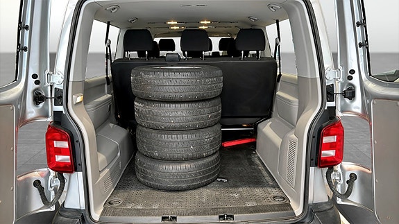 Volkswagen Caravelle 6 of 12
