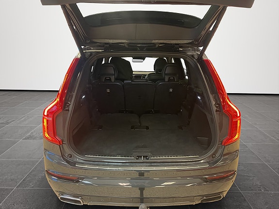Volvo XC90 25 of 27