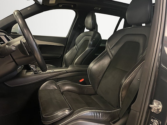 Volvo XC90 10 of 27