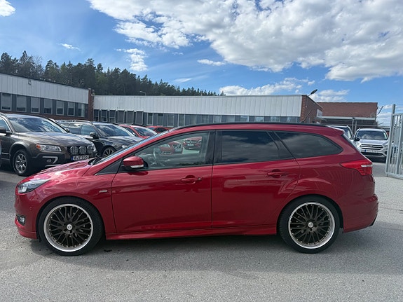 Ford Focus 4 of 19